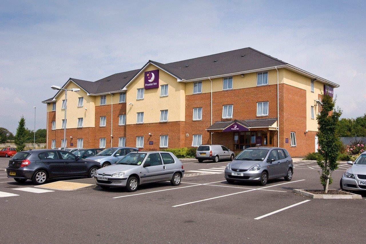 Premier Inn Swindon Central ภายนอก รูปภาพ