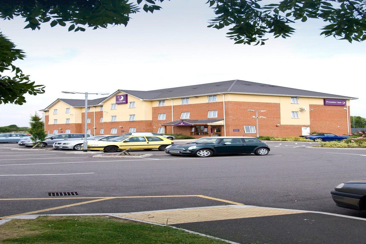 Premier Inn Swindon Central ภายนอก รูปภาพ