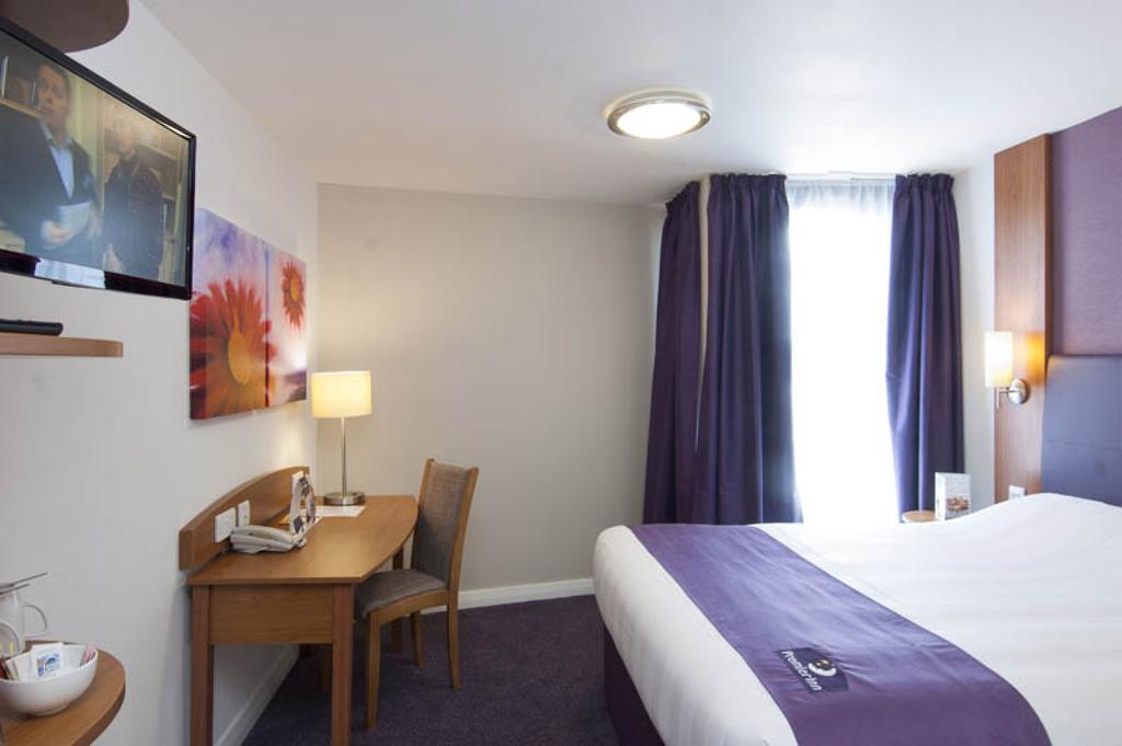 Premier Inn Swindon Central ห้อง รูปภาพ