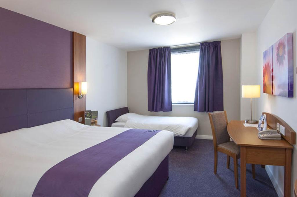 Premier Inn Swindon Central ห้อง รูปภาพ