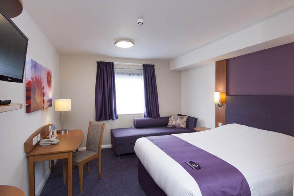 Premier Inn Swindon Central ห้อง รูปภาพ
