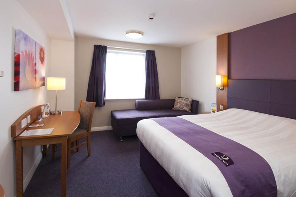 Premier Inn Swindon Central ห้อง รูปภาพ