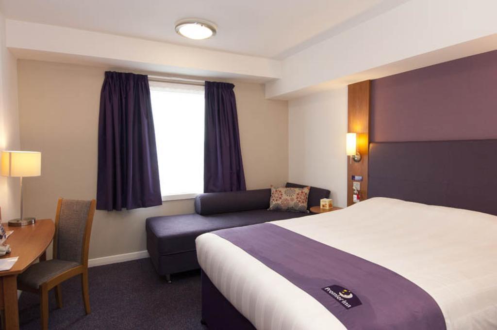 Premier Inn Swindon Central ห้อง รูปภาพ