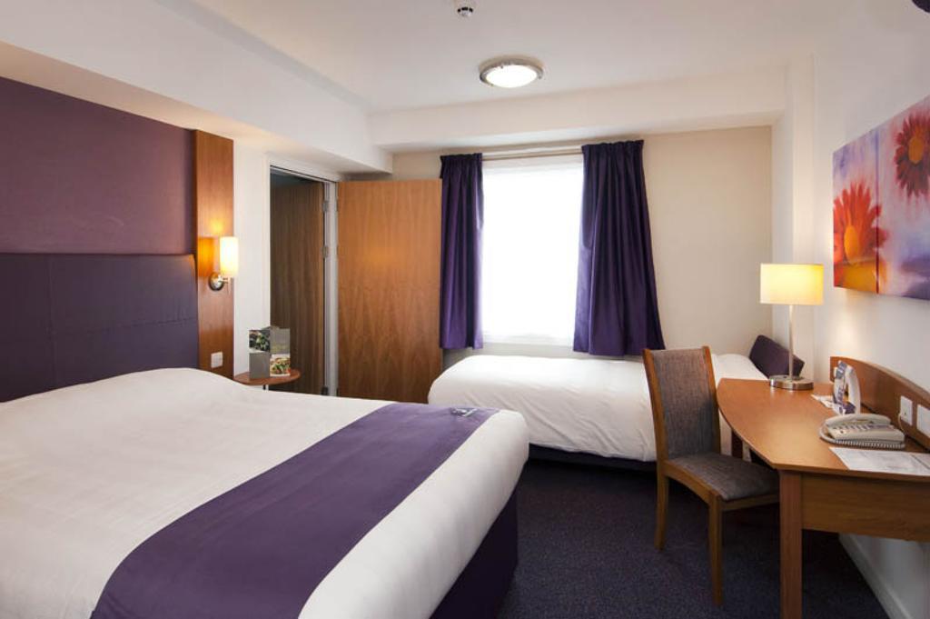Premier Inn Swindon Central ห้อง รูปภาพ